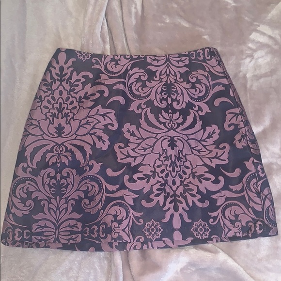 Gorgeous skirt only worn once! - Picture 1 of 2